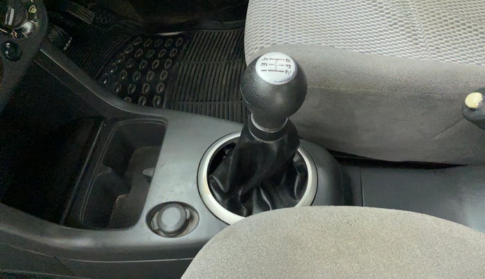 2011 Maruti Swift Dzire VXI, Petrol, Manual, 64,058 km, Gear lever - Boot Cover minor damage