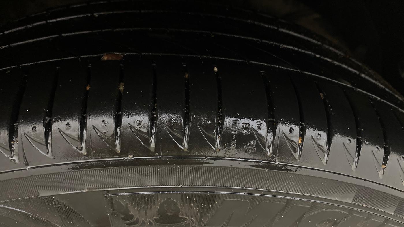 2018 Maruti Baleno ALPHA PETROL 1.2, Petrol, Manual, 70,402 km, Right Front Tyre Tread