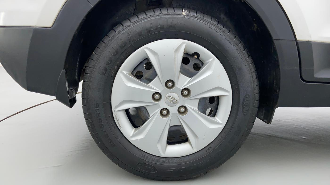 2016 Hyundai Creta BASE 1.6 PETROL, Petrol, Manual, 1,15,873 km, Right Rear Wheel