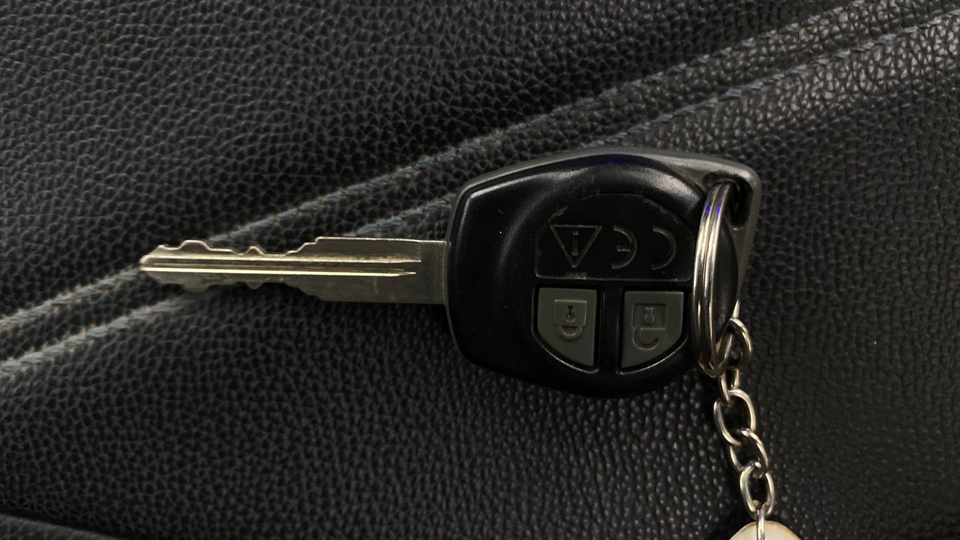 2021 Maruti Swift VXI, Petrol, Manual, 68,307 km, Key Close Up