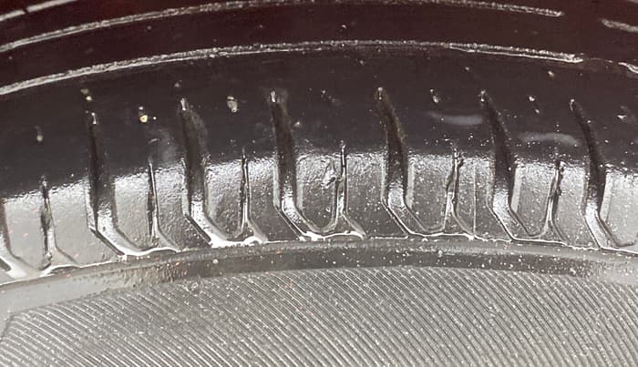 2021 Maruti Swift VXI, Petrol, Manual, 68,300 km, Right Rear Tyre Tread