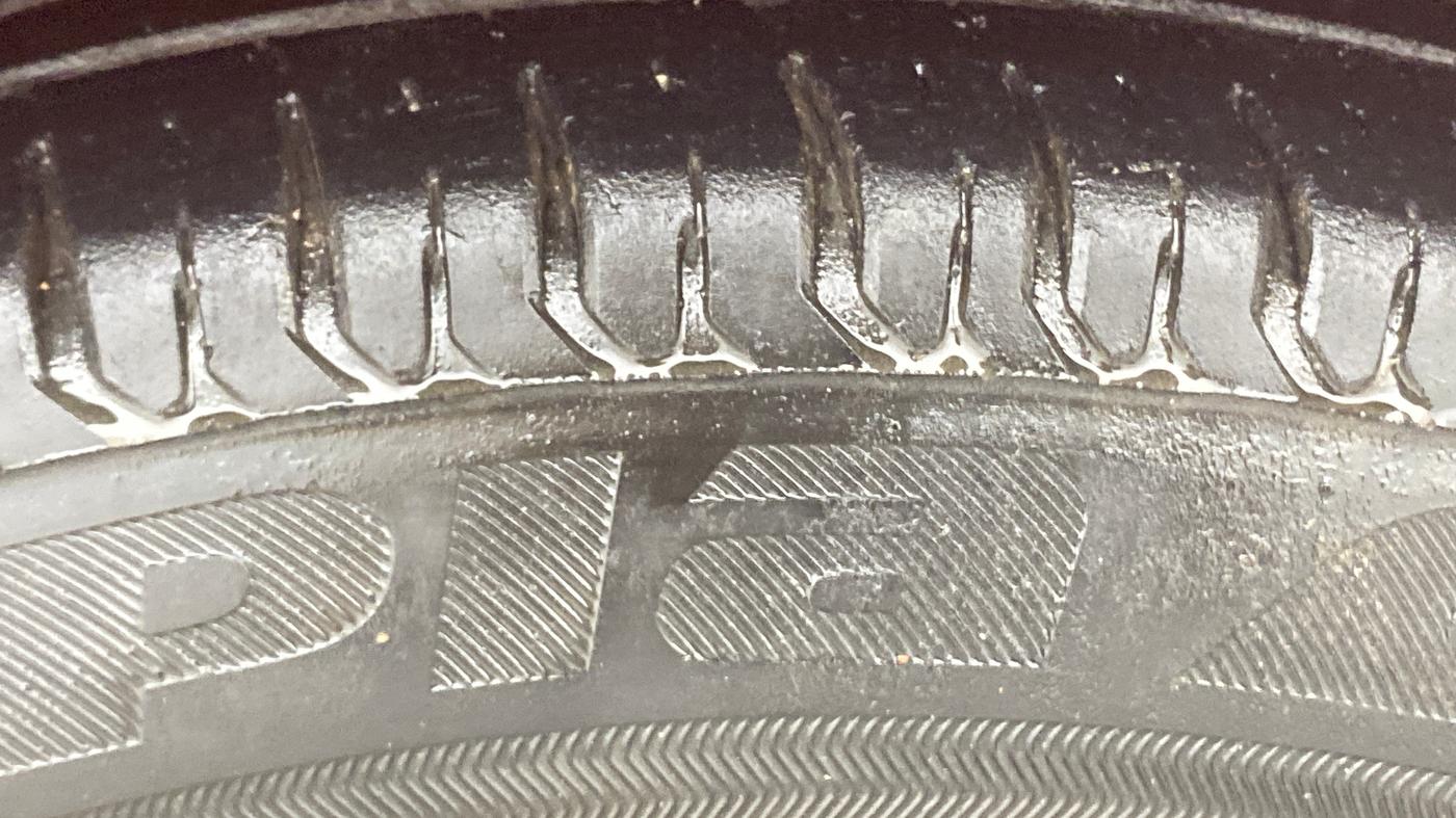 2021 Maruti Swift VXI, Petrol, Manual, 68,307 km, Right Front Tyre Tread