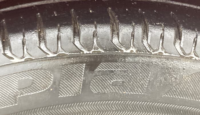 2021 Maruti Swift VXI, Petrol, Manual, 68,300 km, Right Front Tyre Tread