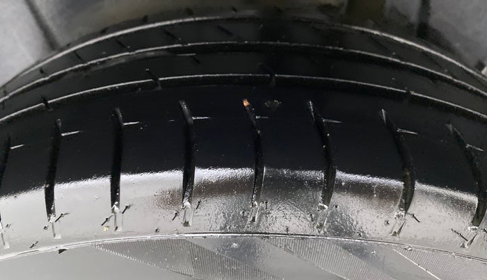 2019 Maruti Ertiga ZDI PLUS 1.5 DIESEL, Diesel, Manual, 98,610 km, Left Rear Tyre Tread