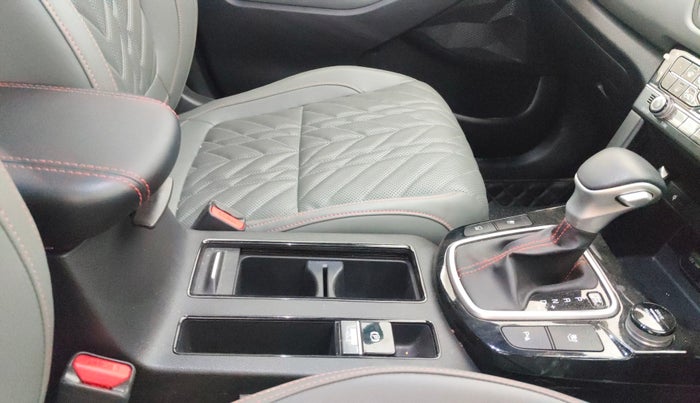 2023 KIA SELTOS  X LINE 1.5 TURBO PETROL DCT, Petrol, Automatic, 18,345 km, Gear Lever