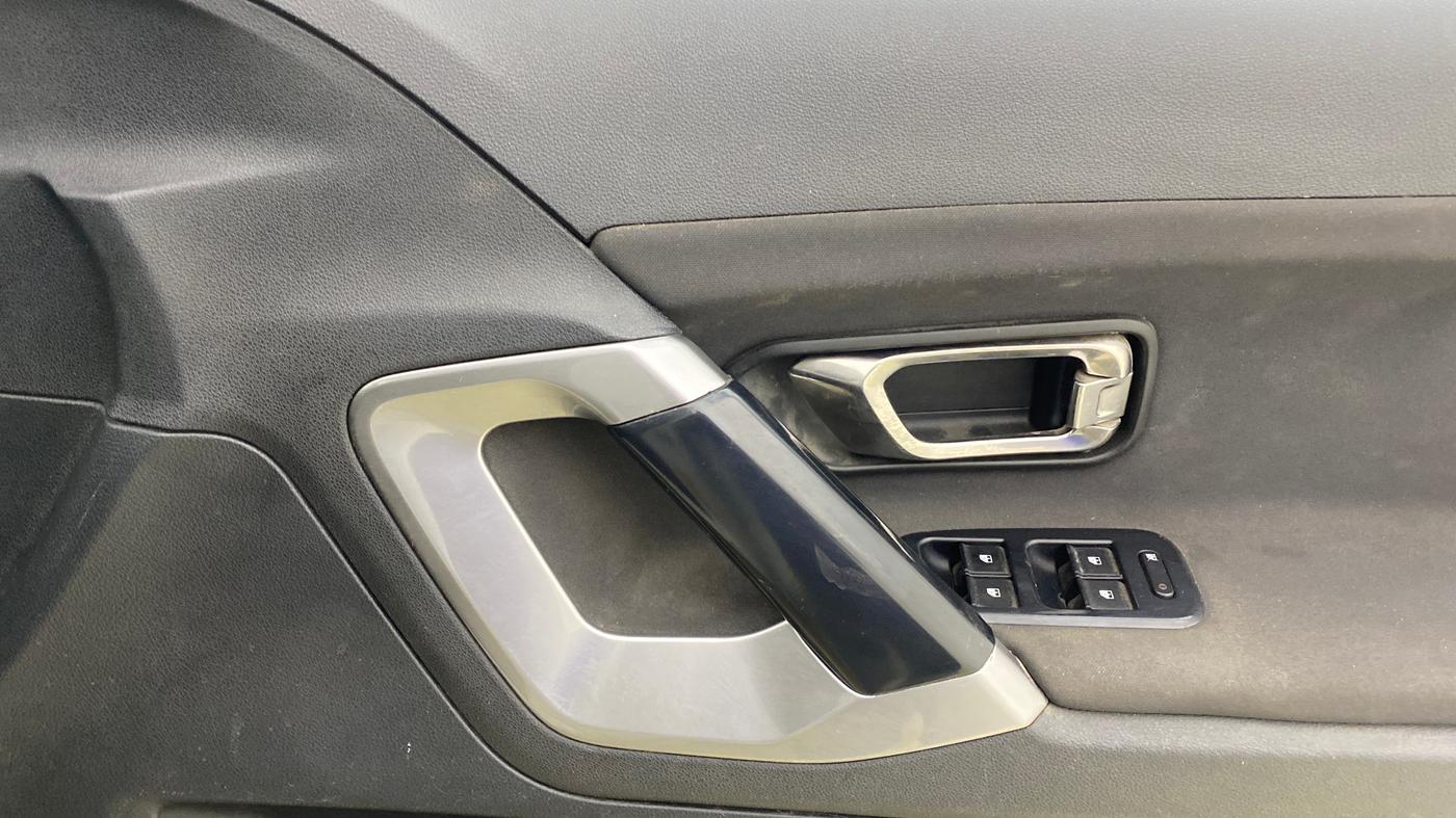 2022 Tata Harrier XT 2.0L KRYOTEC, Diesel, Manual, 1,01,148 km, Driver Side Door Panels Control