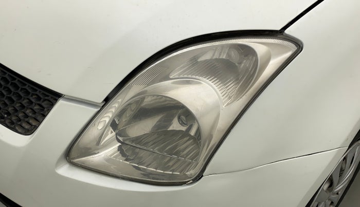 2011 Maruti Swift LXI, Petrol, Manual, 65,170 km, Left headlight - Minor scratches