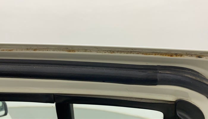 2011 Maruti Swift LXI, Petrol, Manual, 65,170 km, Right rear door - Slightly rusted