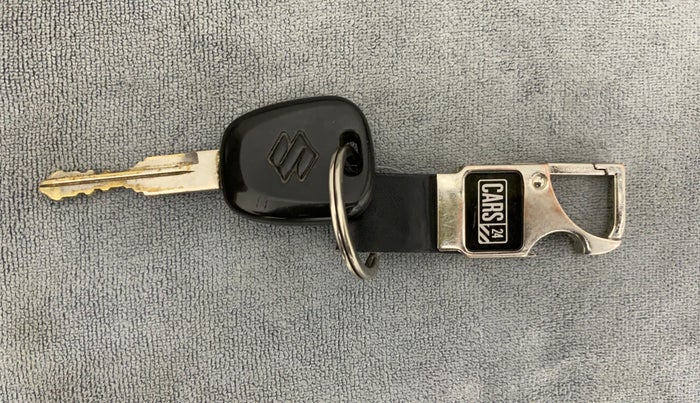 2011 Maruti Swift LXI, Petrol, Manual, 65,170 km, Key Close Up