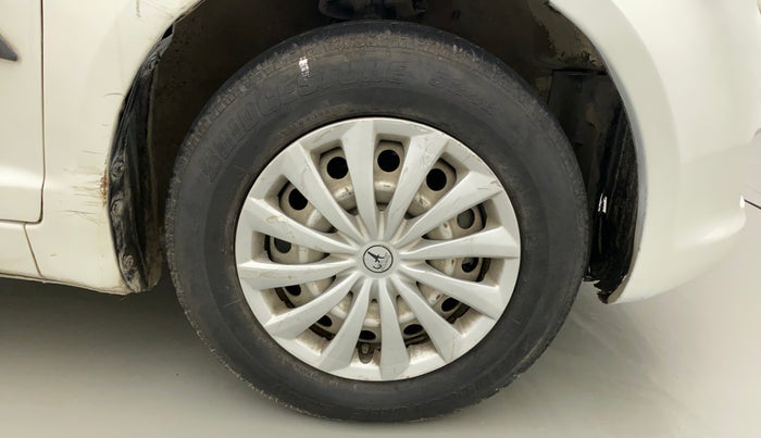 2011 Maruti Swift LXI, Petrol, Manual, 65,170 km, Right Front Wheel