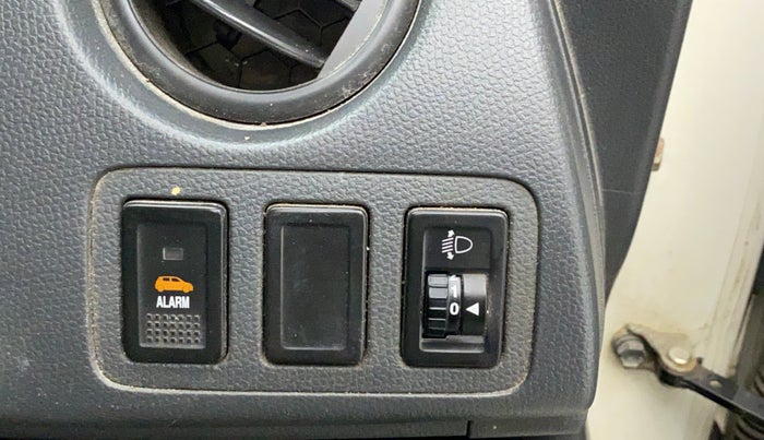 2011 Maruti Swift LXI, Petrol, Manual, 65,170 km, Dashboard - Headlight height adjustment not working