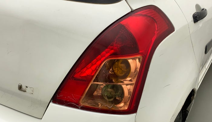 2011 Maruti Swift LXI, Petrol, Manual, 65,170 km, Right tail light - Minor damage