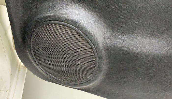 2011 Maruti Swift LXI, Petrol, Manual, 65,170 km, Infotainment system - Rear speakers missing / not working
