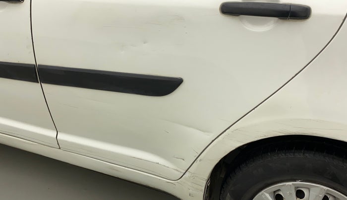 2011 Maruti Swift LXI, Petrol, Manual, 65,170 km, Rear left door - Slightly dented