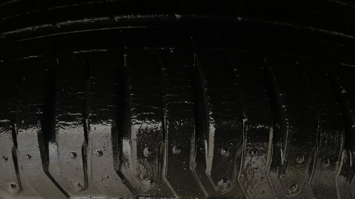2017 Maruti Baleno ZETA DIESEL 1.3, Diesel, Manual, 75,424 km, Right Front Tyre Tread