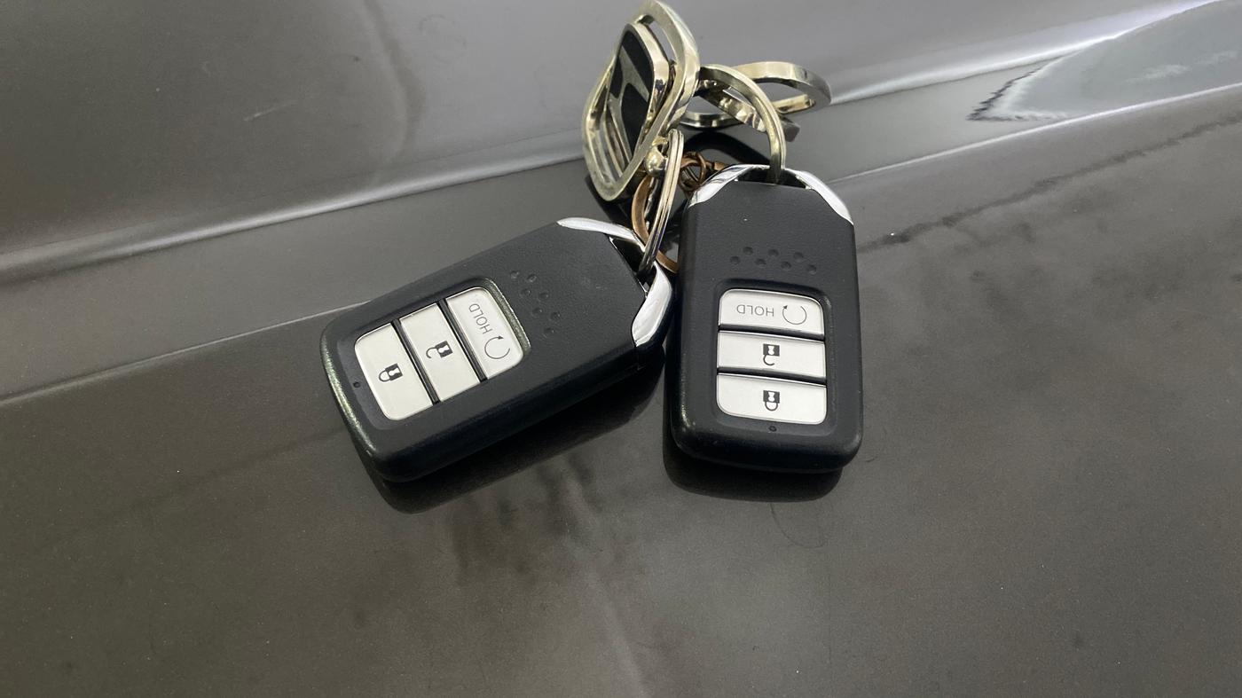 2023 Honda ELEVATE V CVT, Petrol, Automatic, 21,013 km, Key Close Up