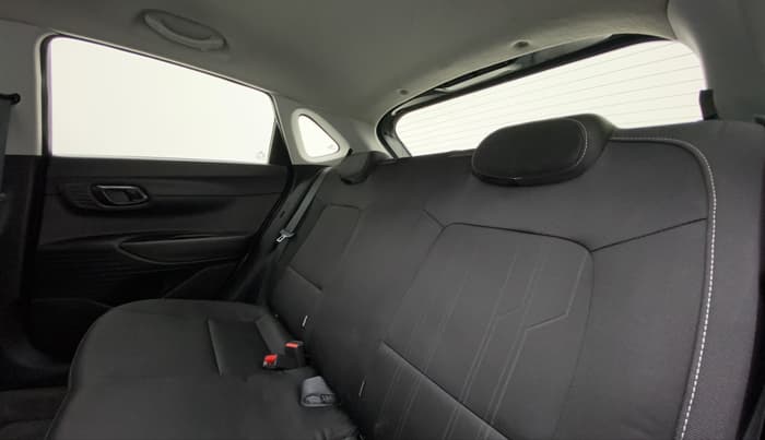 2022 Hyundai NEW I20 SPORTZ 1.5 MT, Diesel, Manual, 6,492 km, Right Side Rear Door Cabin