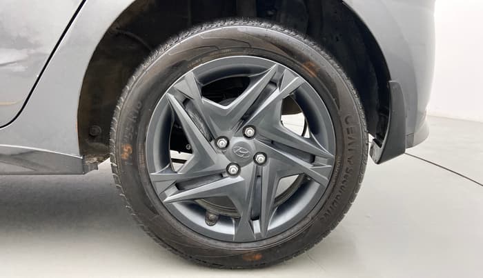 2022 Hyundai NEW I20 SPORTZ 1.5 MT, Diesel, Manual, 6,492 km, Left Rear Wheel