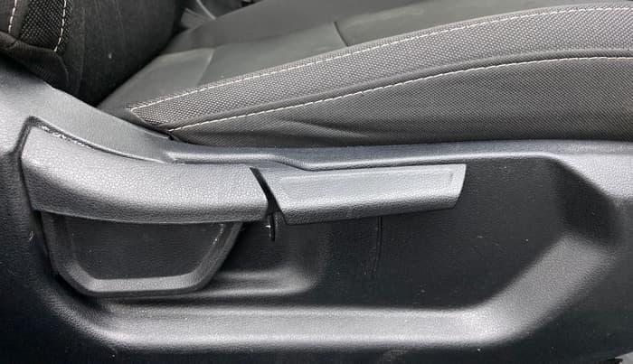 2022 Hyundai NEW I20 SPORTZ 1.5 MT, Diesel, Manual, 6,492 km, Driver Side Adjustment Panel
