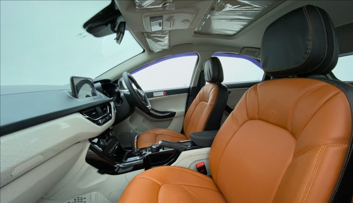 2020 Tata NEXON XZA PLUS SUNROOF PETROL, Petrol, Automatic, 10,483 km, Right Side Front Door Cabin