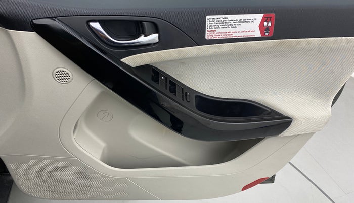 2020 Tata NEXON XZA PLUS SUNROOF PETROL, Petrol, Automatic, 10,483 km, Driver Side Door Panels Control