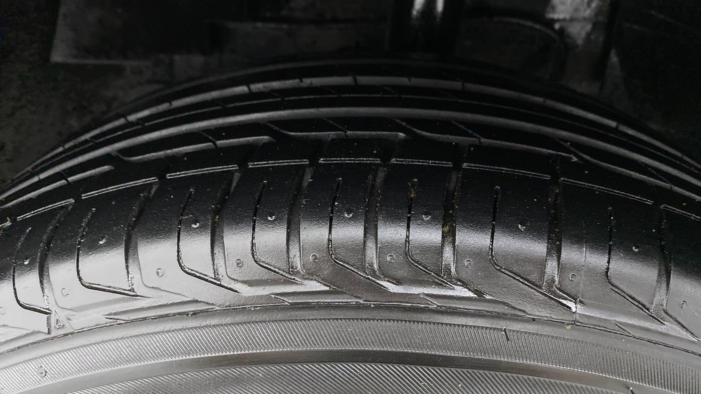 2020 Tata NEXON XZA PLUS SUNROOF PETROL, Petrol, Automatic, 10,483 km, Left Front Tyre Tread