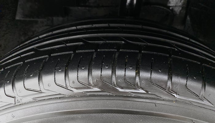 2020 Tata NEXON XZA PLUS SUNROOF PETROL, Petrol, Automatic, 10,483 km, Left Front Tyre Tread