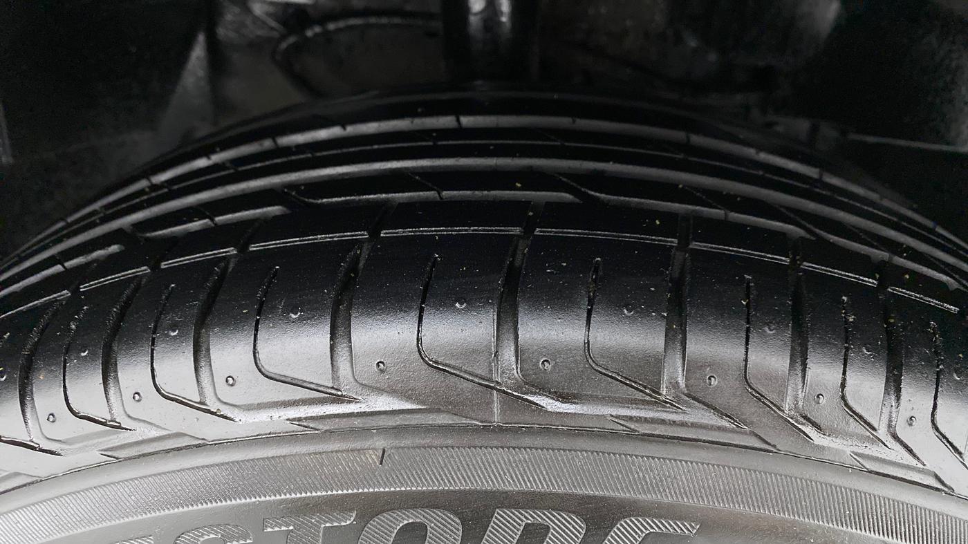 2020 Tata NEXON XZA PLUS SUNROOF PETROL, Petrol, Automatic, 10,483 km, Right Front Tyre Tread