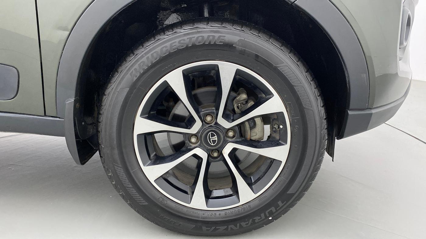 2020 Tata NEXON XZA PLUS SUNROOF PETROL, Petrol, Automatic, 10,483 km, Right Front Wheel