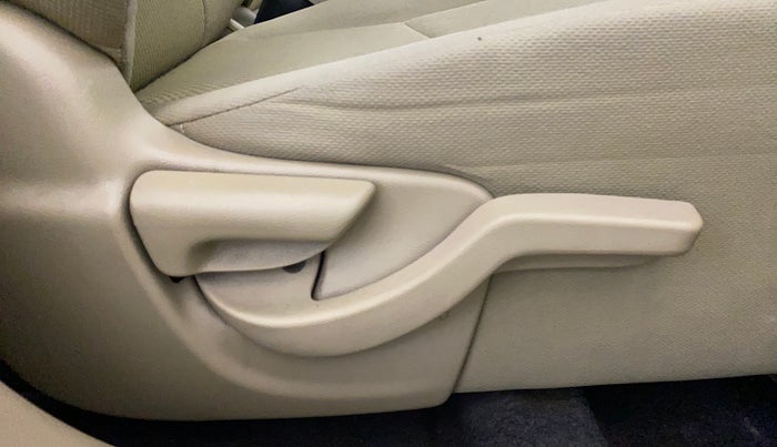 2014 Honda Brio E MT, Petrol, Manual, 42,550 km, Driver Side Adjustment Panel