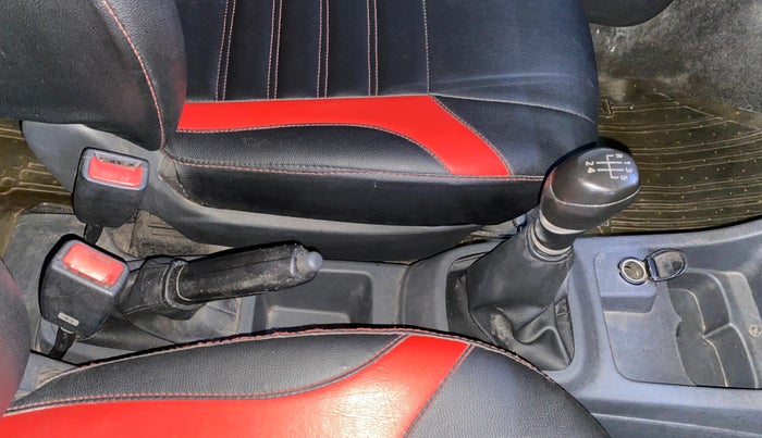2016 Renault Kwid RXT 0.8, Petrol, Manual, 95,157 km, Gear Lever