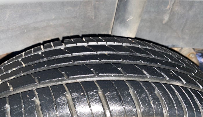 2016 Renault Kwid RXT 0.8, Petrol, Manual, 95,157 km, Left Rear Tyre Tread