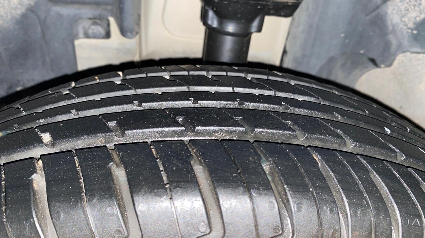 2016 Renault Kwid RXT 0.8, Petrol, Manual, 95,056 km, Left Front Tyre Tread