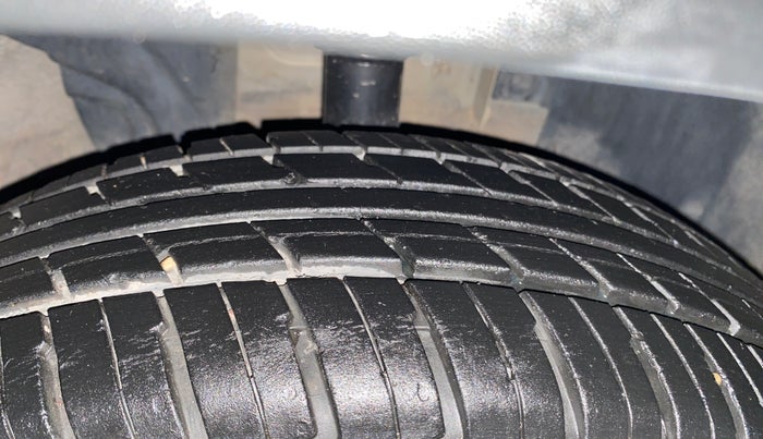 2016 Renault Kwid RXT 0.8, Petrol, Manual, 95,157 km, Right Front Tyre Tread