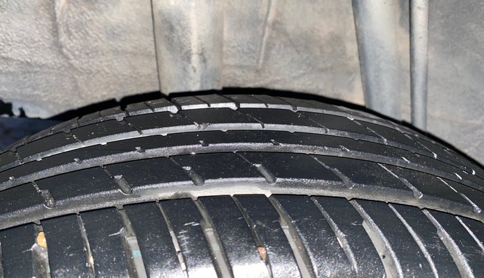 2016 Renault Kwid RXT 0.8, Petrol, Manual, 95,157 km, Right Rear Tyre Tread