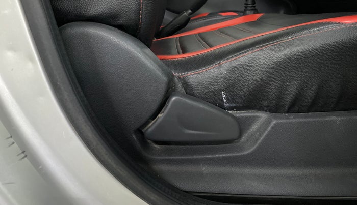 2016 Renault Kwid RXT 0.8, Petrol, Manual, 95,157 km, Driver Side Adjustment Panel