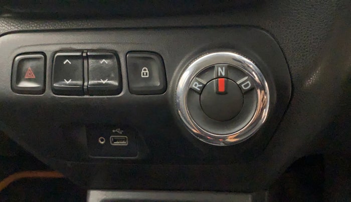 2018 Renault Kwid CLIMBER 1.0 AMT, Petrol, Automatic, 63,286 km, Gear Lever