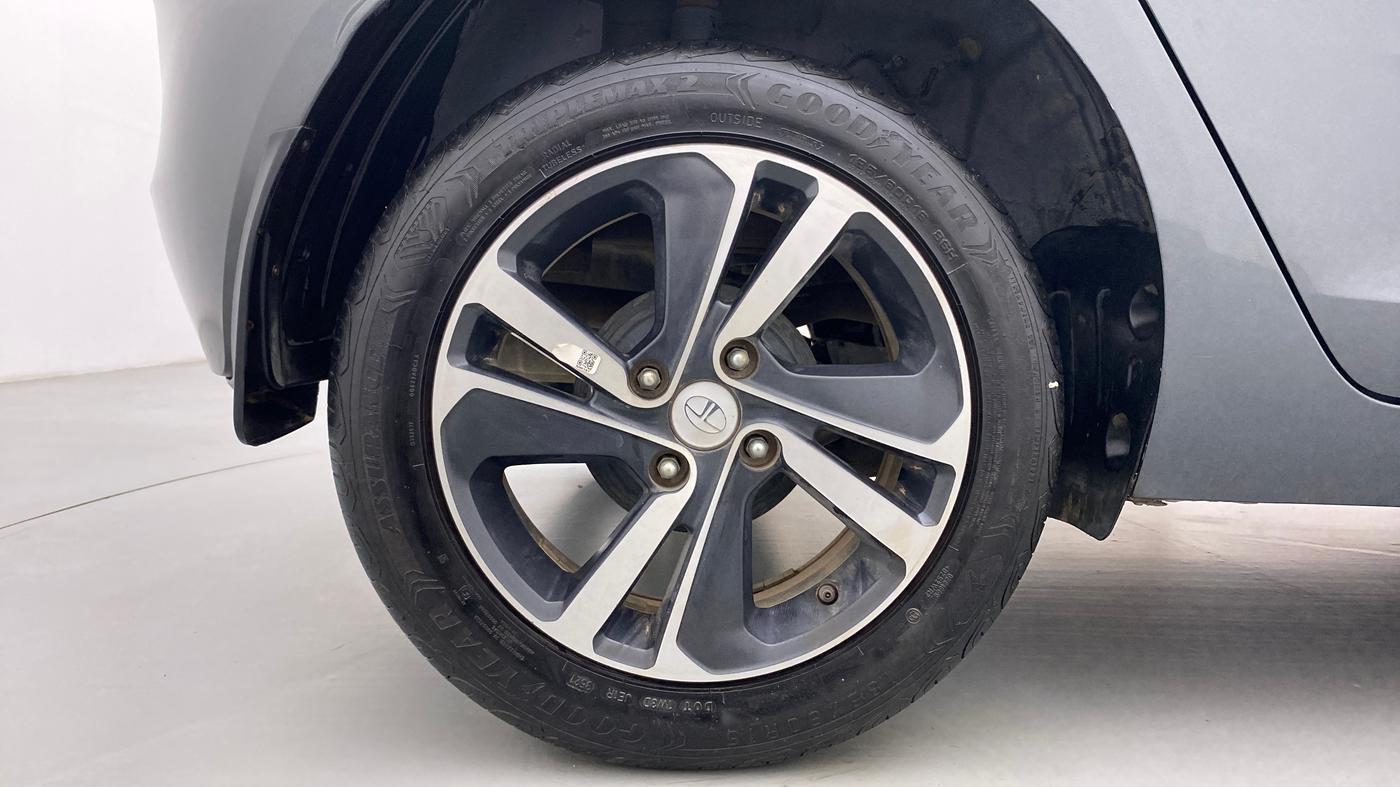 2021 Tata ALTROZ XZ 1.5 RTQ, Diesel, Manual, 28,903 km, Right Rear Wheel
