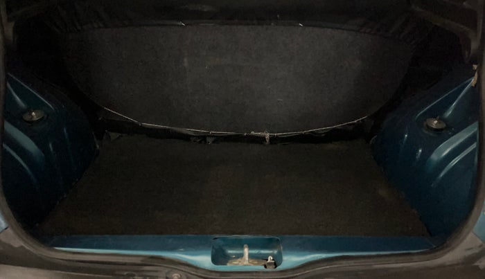 2022 Renault Kwid CLIMBER 1.0 AMT (O) DUAL TONE, Petrol, Automatic, 36,818 km, Boot Inside