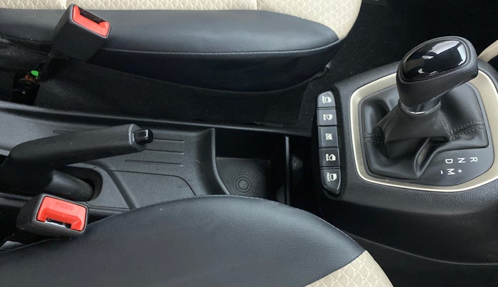 2022 Hyundai NEW SANTRO SPORTZ AMT, Petrol, Automatic, 4,666 km, Gear Lever