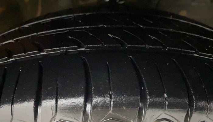 2019 Maruti S PRESSO VXI+, Petrol, Manual, 97,239 km, Right Front Tyre Tread