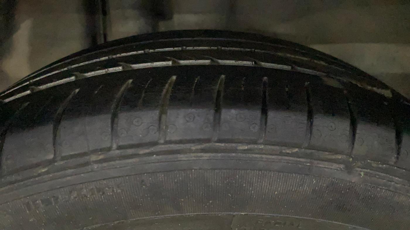 2019 Maruti Ciaz ALPHA 1.5 SHVS PETROL, Petrol, Manual, 1,19,732 km, Right Rear Tyre Tread