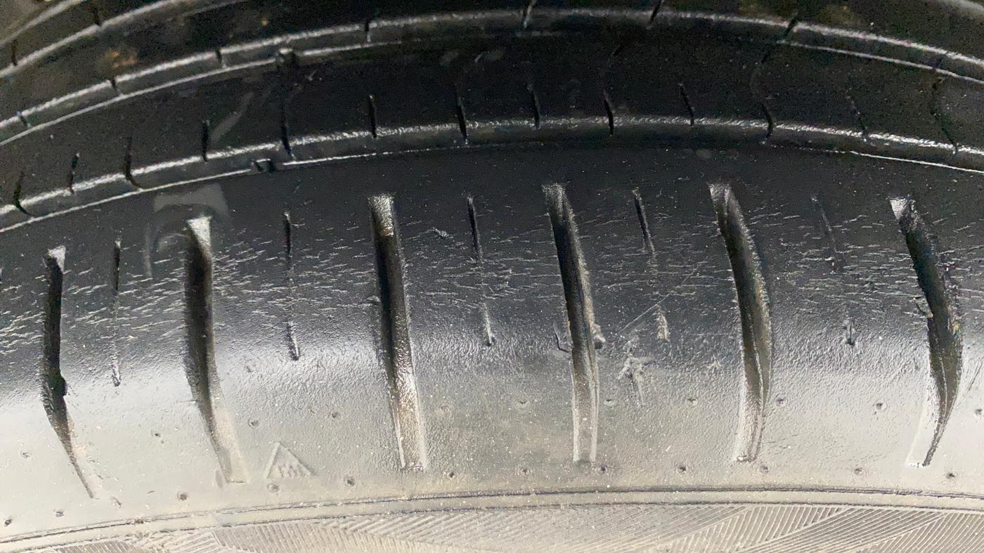 2021 Toyota Glanza G, Petrol, Manual, 28,919 km, Left Front Tyre Tread