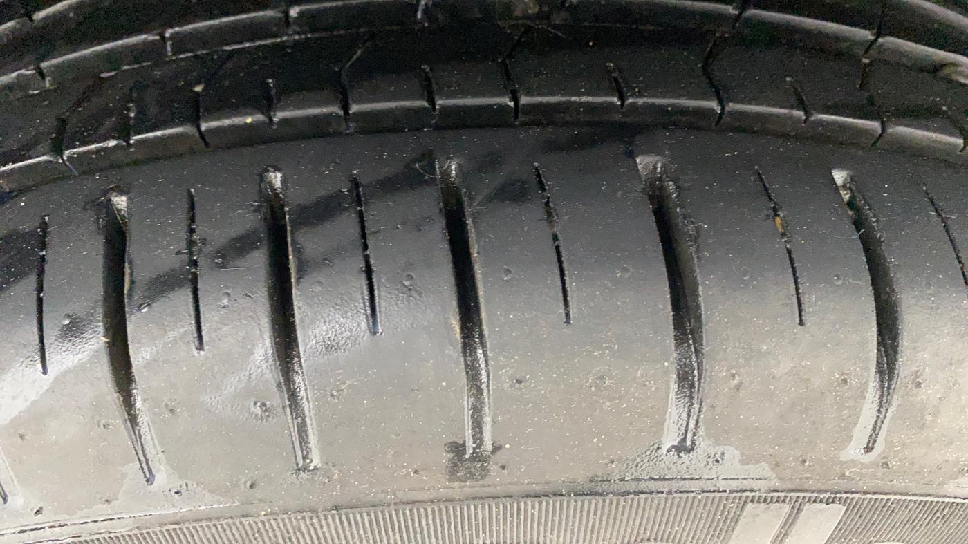 2021 Toyota Glanza G, Petrol, Manual, 28,919 km, Right Rear Tyre Tread