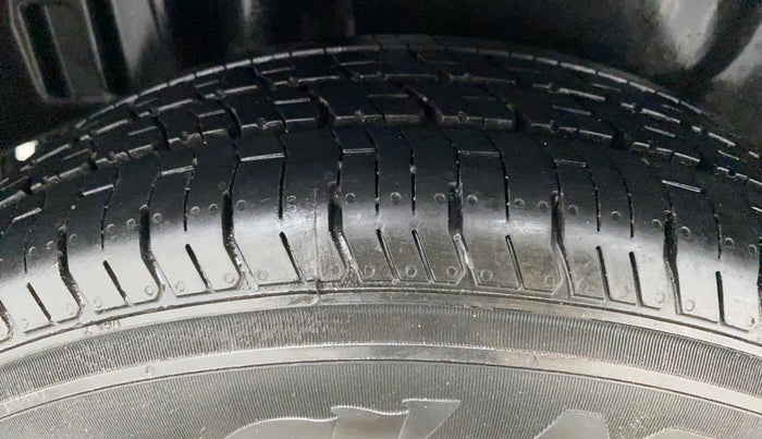 2013 Maruti Swift Dzire VXI, Petrol, Manual, 71,098 km, Right Rear Tyre Tread