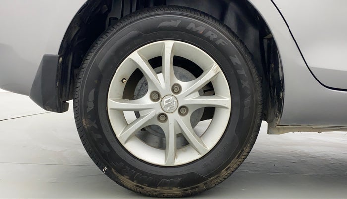 2013 Maruti Swift Dzire VXI, Petrol, Manual, 71,098 km, Right Rear Wheel