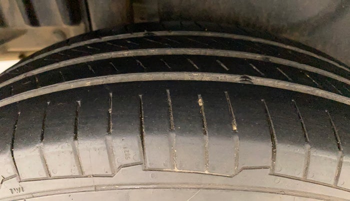 2013 Maruti Swift Dzire VXI, Petrol, Manual, 94,691 km, Right Rear Tyre Tread