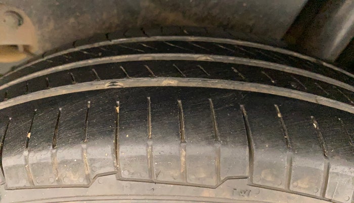 2013 Maruti Swift Dzire VXI, Petrol, Manual, 94,691 km, Left Rear Tyre Tread