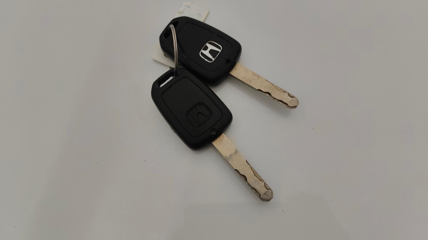 2015 Honda City 1.5L I-VTEC SV, Petrol, Manual, 1,32,707 km, Key Close Up