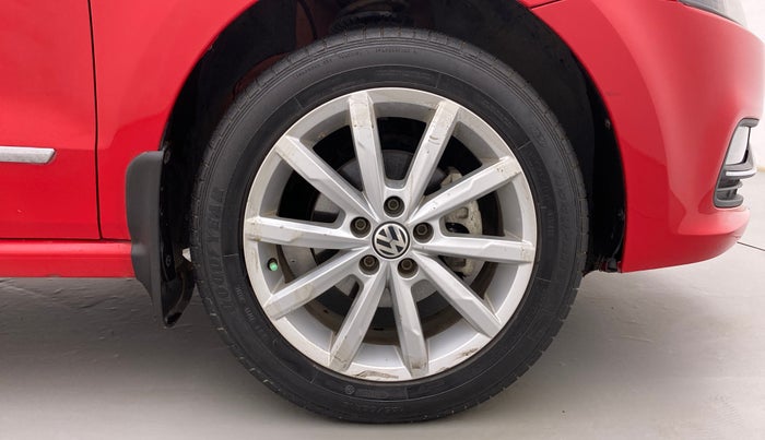 2018 Volkswagen Polo HIGHLINE 1.0L, Petrol, Manual, 34,137 km, Right Front Wheel